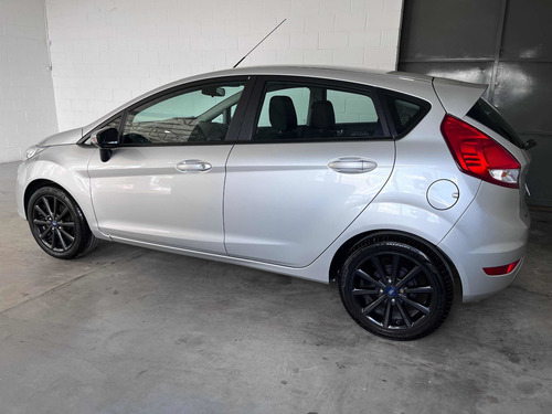 Imagen 10 de 25 de Ford Fiesta Kinetic Design 2018 1.6 Se