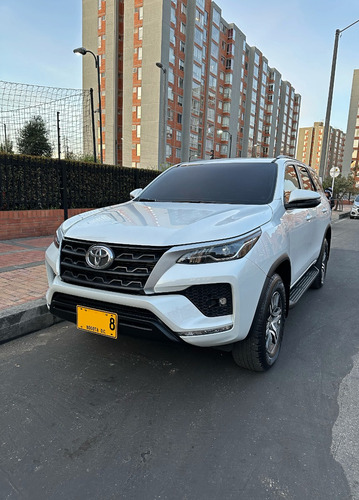 Toyota Fortuner Sr 2.4 Diesel