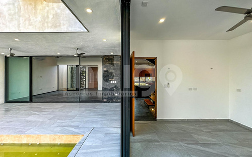 Casa En Venta En Mérida En Privada Soluna, Temozón Norte