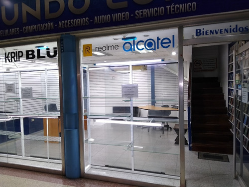 Imagen 2 de 13 de En Alquiler Amplio Local Comercial Con Mezzanina En El Cc Global.