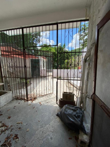 Imagen 15 de 20 de Casa Ubicada Cerca Del Hospital Horan