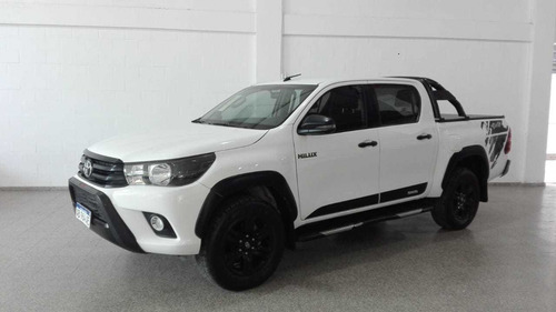 Imagen 1 de 13 de Toyota 2017 Hilux L/16 2.8 Dc 4x4 Tdi Lim At6