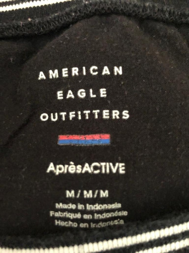 Remera Negra Con Cuello American Eagle
