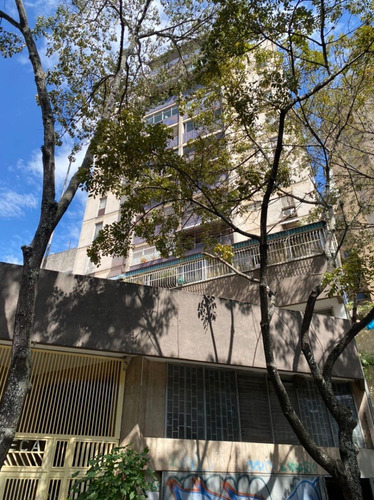 Imagen 1 de 15 de Amplio Y Bello Apartamento En La Candelaria