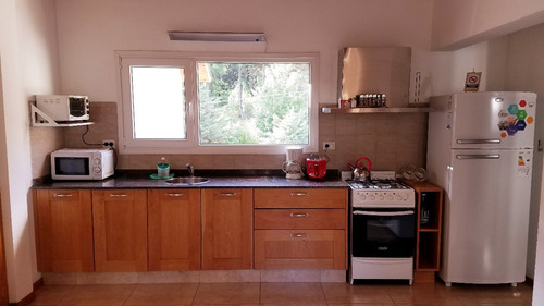 Imagen 6 de 28 de Departamentos Turisticos / Temporales En San Martin De Los Andes De 1 A 4 Pax - Nivel Hotelero, C/estacionamiento, Patio, Parrilla, Wifi. Smartv, Inmejorable Ubicacion Y Calidad