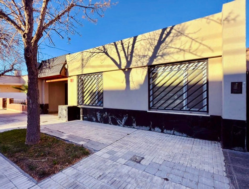 Casa De 3 Dormitorios Con Pileta