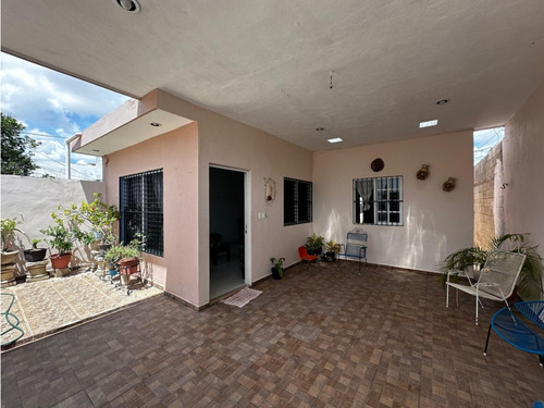 Casa De Una Planta En Venta, Dentro La Ciudad, Mérida,204