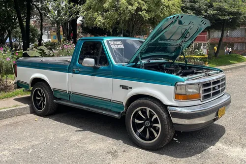 Ford F-150 5.0 Xlt 4x2