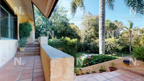 Venta De Casa 7 Dormitorios En Barrio Golf- Ref: 664