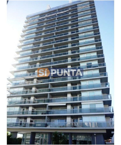 Imagen 18 de 30 de Pent House En Torre De Categoría
