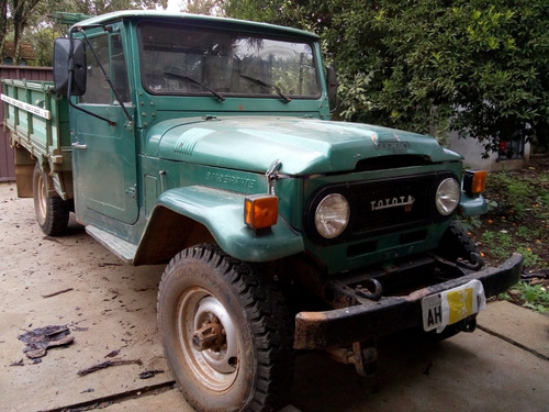 Toyota Bandeirantes Cabine Simples E Carroceria Estendida