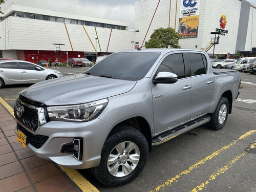 Imagen 4 de 20 de Toyota Hilux 2.8 4x4 Diesel