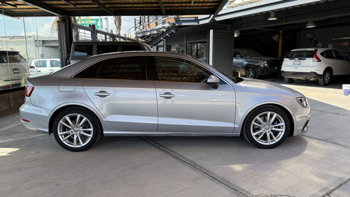 Audi A3 1.8 Sedán Attraction At