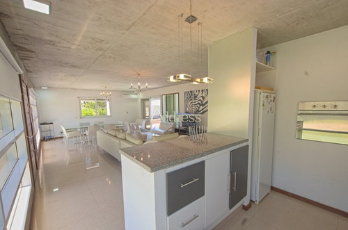 Casa En Rincon Del Indio En Venta- Ref: 2992