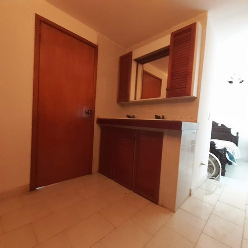Imagen 9 de 12 de Venta Apartamento Edificio Isla Blanca