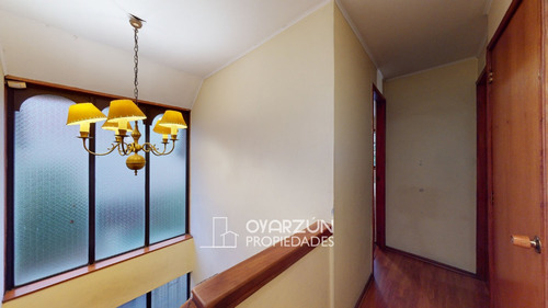 Casa Con Amplios Espacios, 5 Dormitorios, Terreno De 300 M2