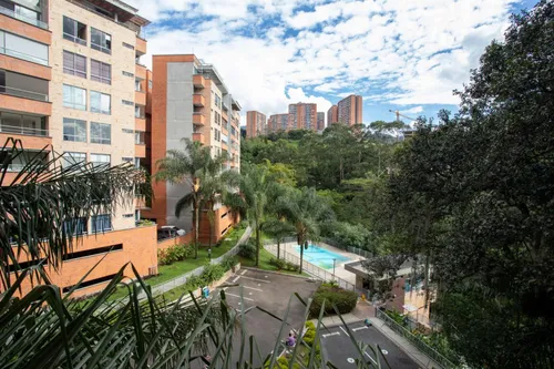 Apartamento En Arriendo En Loma Del Escobero. Cod A23971