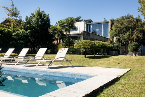 Moderna Casa Playa Mansa - Punta Del Este - 5 Dorm.- Ref: 3497