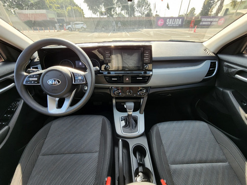 Imagen 13 de 25 de Kia Seltos. 2022. At - Lx One