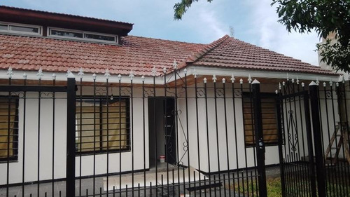 Casa En Venta - 3 Dormitorios 1 Baño - 200mts2  - Florencio Varela