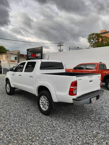 Imagen 5 de 9 de Toyota Hilux Kavak