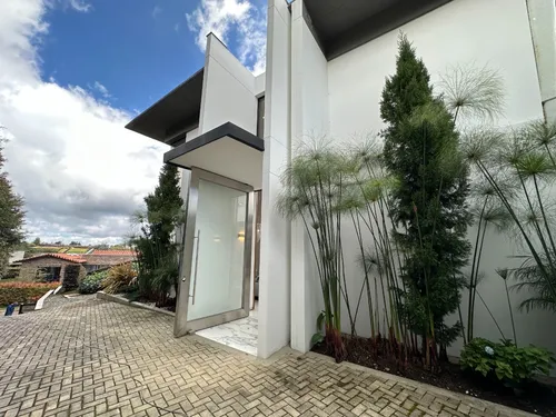 La Casa Mas Exclusiva Del Alto De Palmas! Excelente Ubicacion Y Precio! Como Nueva! Con