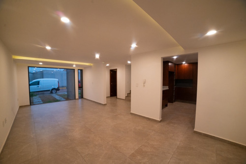 Venta De Casa En Privada Villa Esmeralda
