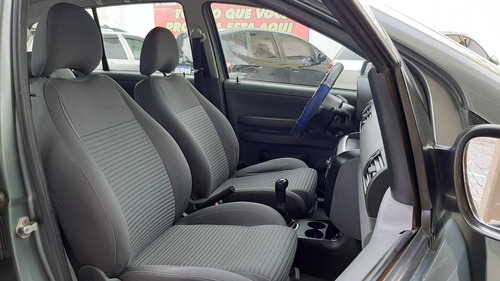 Imagem 5 de 12 de Volkswagen Spacefox 1.6 Mi Sportline 8v Flex 4p Manual