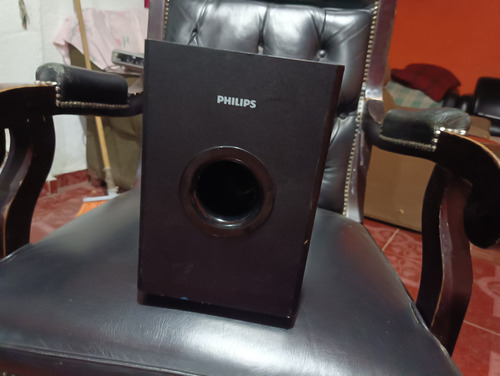 Subwoofer Philips Bluetooth Para Barra De Sonido Negro (Usado)