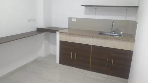 Oficina En Arriendo En Versalles. Cod A10077