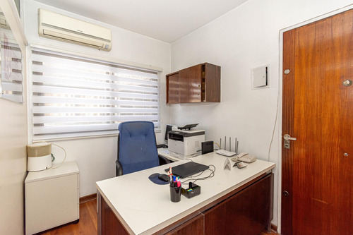 Oficina En Tribunales, Duplex 5 Despachos, 2 Patios.