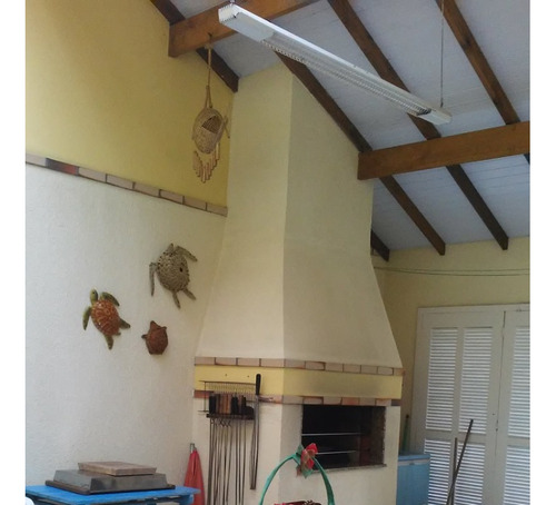 Casa 4 Quartos A Duas Quadras Do Mar No Bairro Centro, Em Imbé