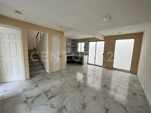 Se Vende Casa Duplex En Tizapan San Angel. A Una Cuadras De Plaza Loreto.