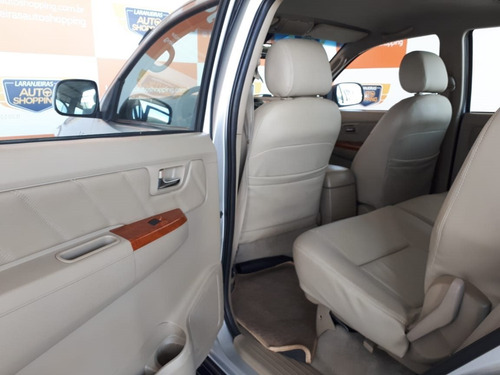 Imagem 3 de 10 de Toyota Hilux Sw4 3.0 Srv 4x4 7 Lugares 16v Turbo