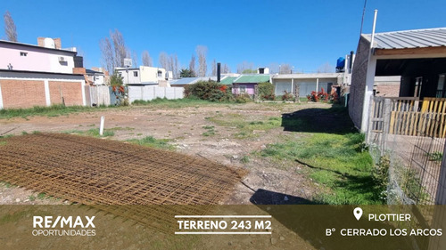 Venta Terreno 243 M2, B Cerrado Los Arcos, Plott.