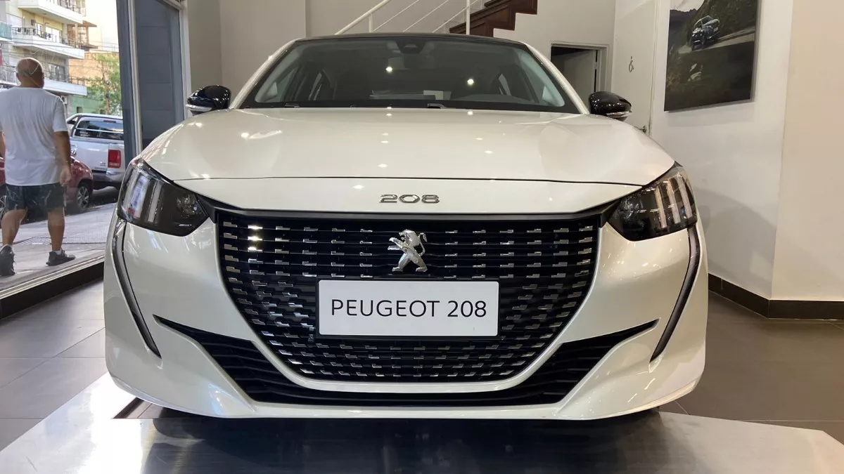 Peugeot 208 1.6l Feline Tiptronic am23.5