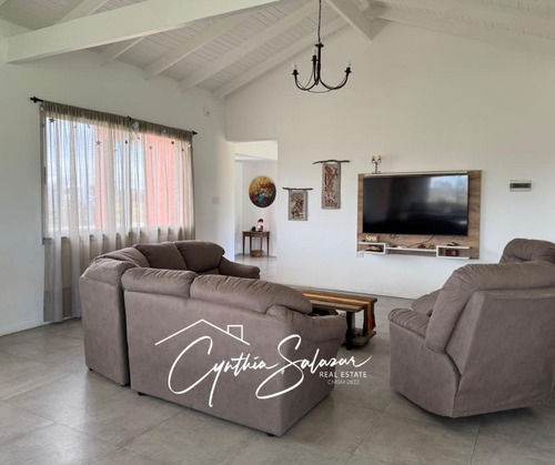 Venta Casa De 4 Ambientes Carlos Keen Chacras De San Andres