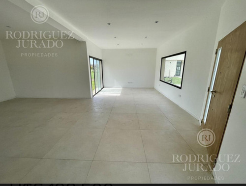 Oportunidad! Casa En Venta En Barrio San Sebastian Area 5