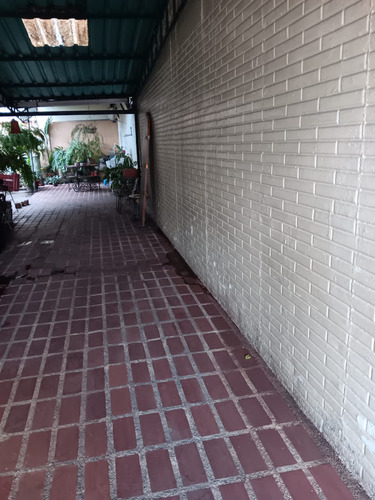 Amplia Vivienda En Venta En Las Mercedes De Cabudare (mact)