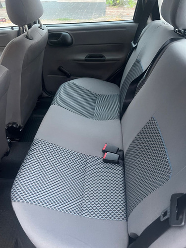Chevrolet Corsa Classic 1.6 Gl Aa 4P