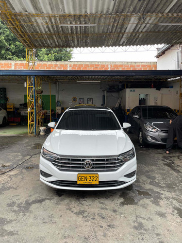 Imagen 2 de 4 de Volkswagen Jetta 2020 1.4 Tsi Highline