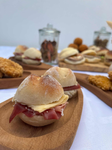 Catering Servicio De Lunch Eventos Fingerfood