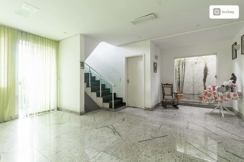 Imagem 2 de 15 de Aluguel De Casa Com 240m² E 6 Quartos - 10671