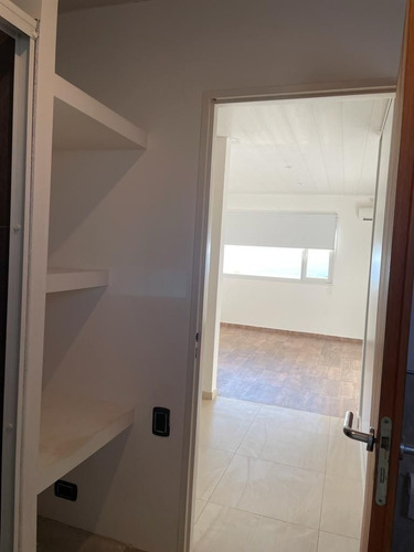 Imagen 11 de 17 de Oportunidad! 4 Ambientes De Excelente Nivel Vista Al Mar.