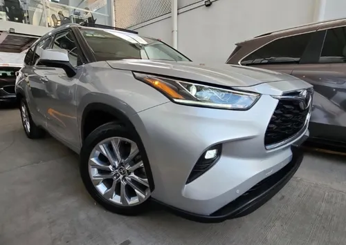 Toyota Highlander 3.5 Limited Panoramic Roof At