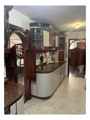 Imagen 12 de 30 de Venta Townhouse 330 M2 Urb. La Cabaña, Los Geranios