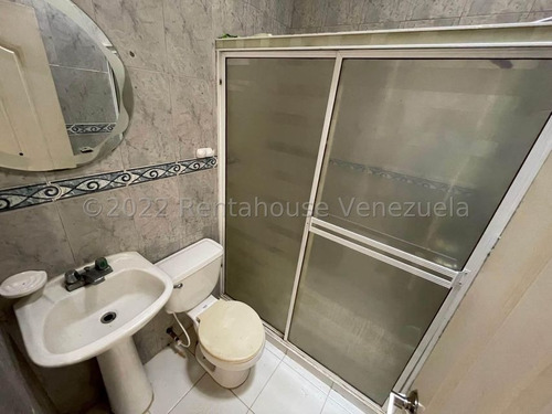 Imagen 6 de 10 de Si Buscas Alquiler Residencial Te Presentamos Esta Linda Y Espaciosa Casa. 04120656408 Mls-22-20736