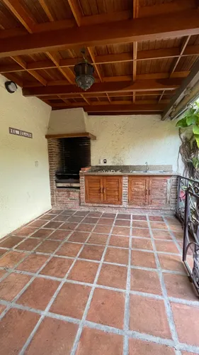 Casa En El Cafetal (5h/7b/4pe)