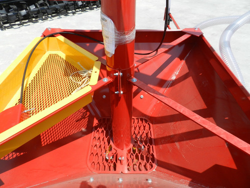 Imagen 4 de 12 de Fertilizadora Esparcidora Pulpo Swissmex 600 Kg De 5 Surcos