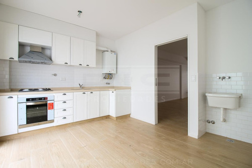 Imagen 13 de 30 de Triplex 5 Ambientes Con Jardin A Estrenar En Florida